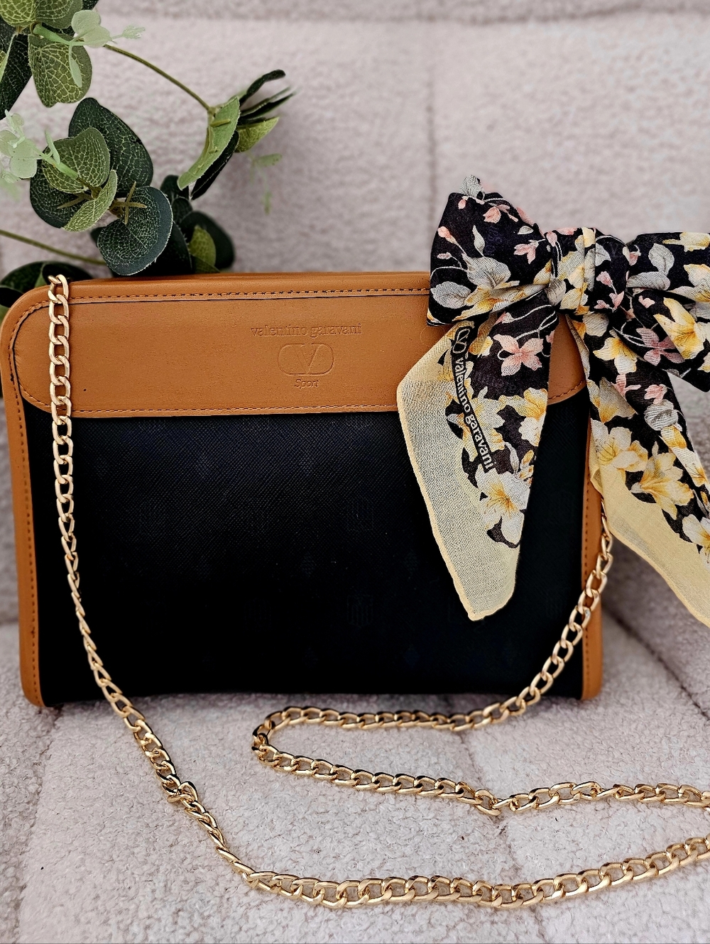 Valentino Garavani Clutch+Scarf
